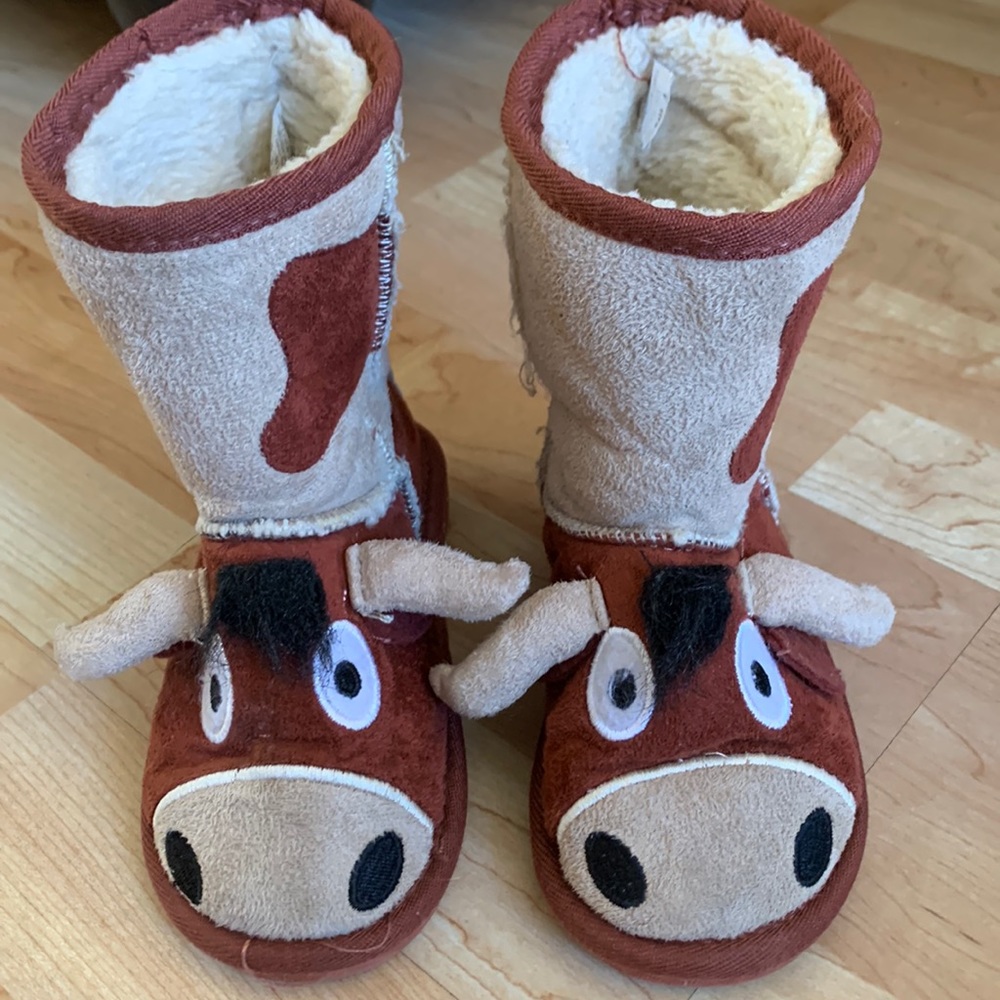 Lazy One kids boots. Size 8/9
